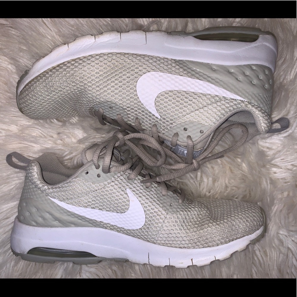 Grey Nike Airmax Excee